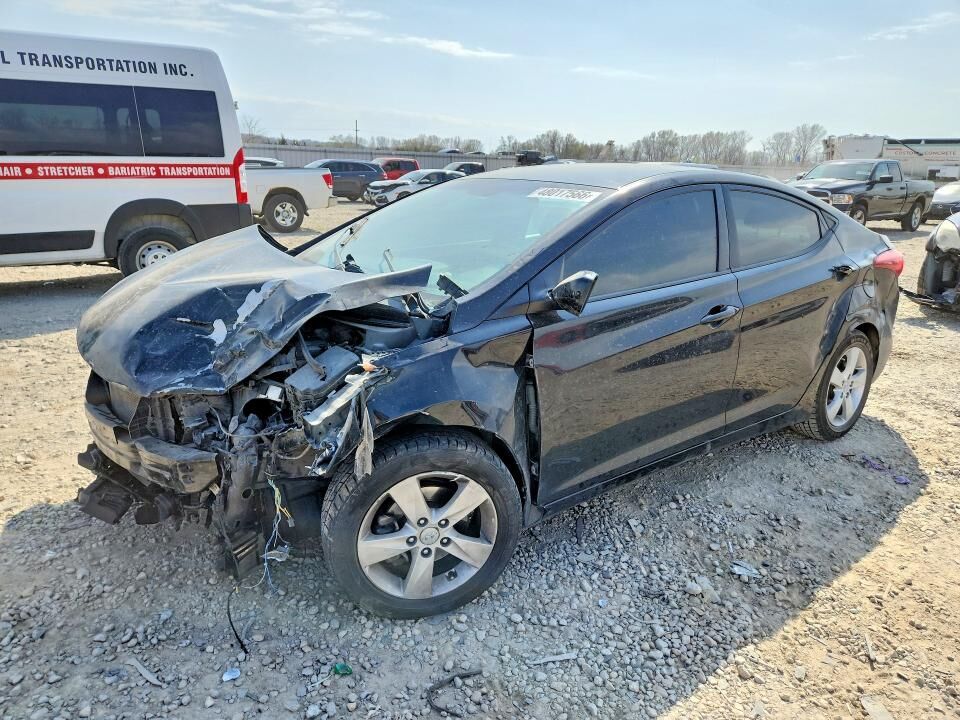 2013 HYUNDAI Elantra