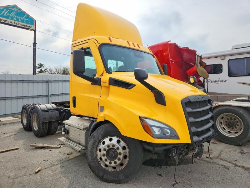 2023 FREIGHTLINER Cascadia