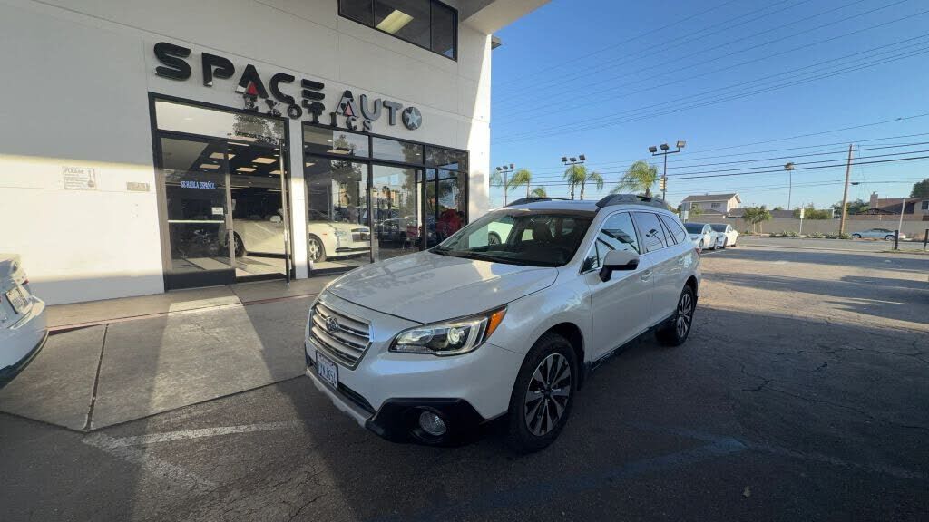 2017 SUBARU Outback