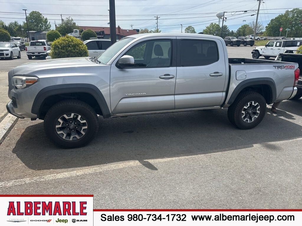 2017 TOYOTA Tacoma