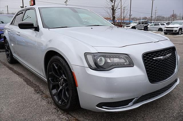 2019 CHRYSLER 300
