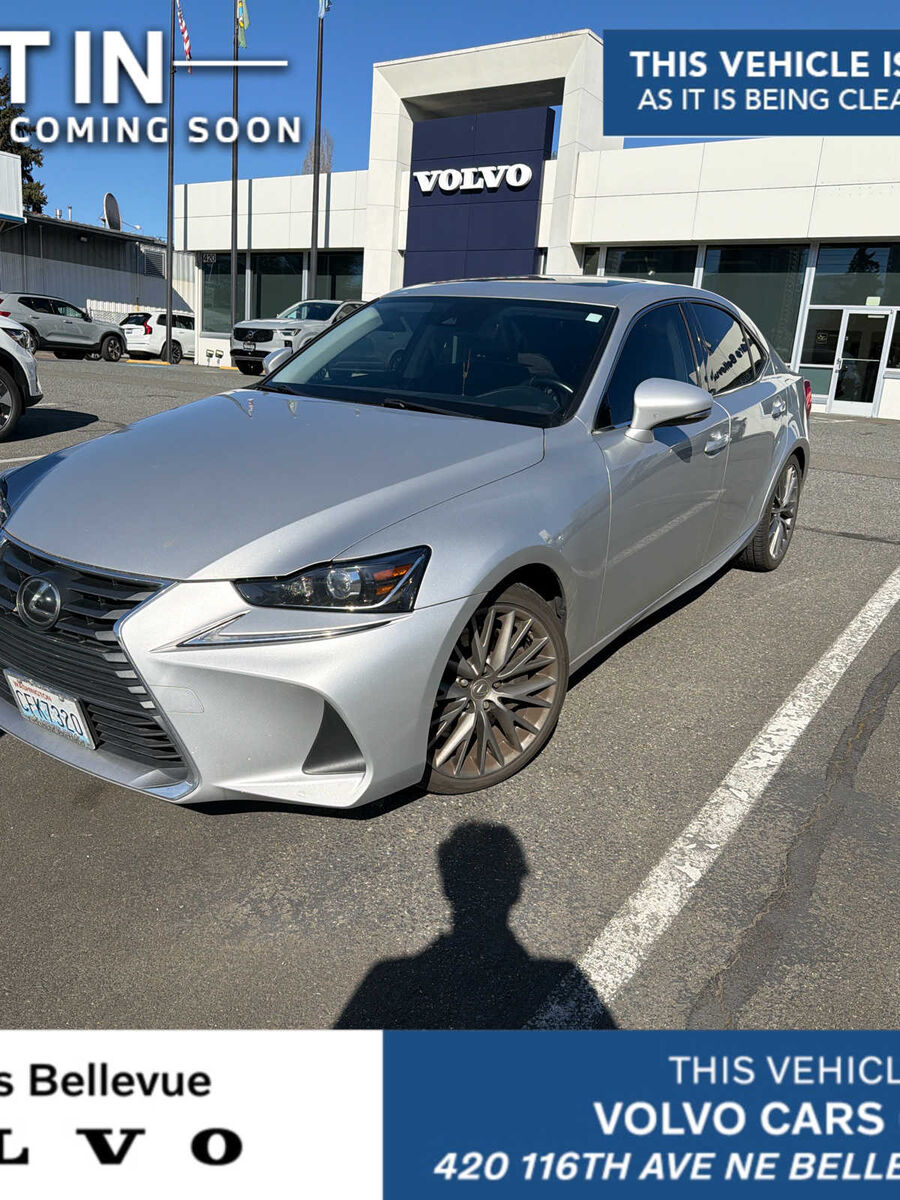 2017 LEXUS IS