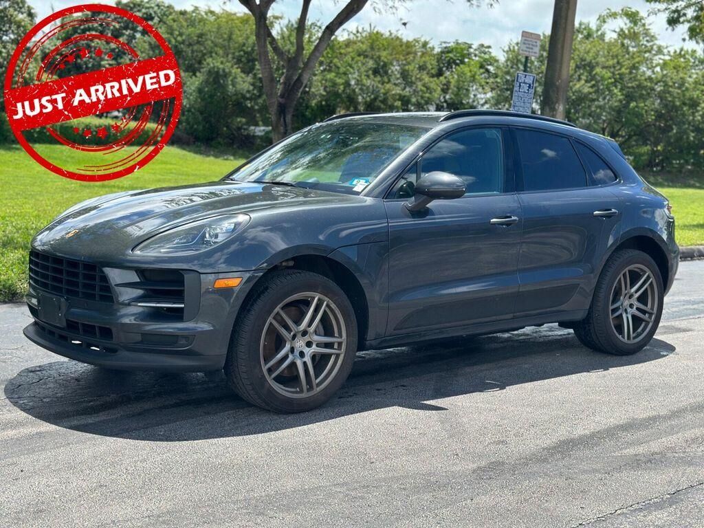 2020 PORSCHE Macan