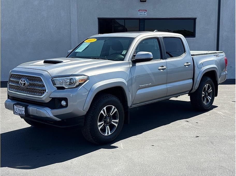2017 TOYOTA Tacoma