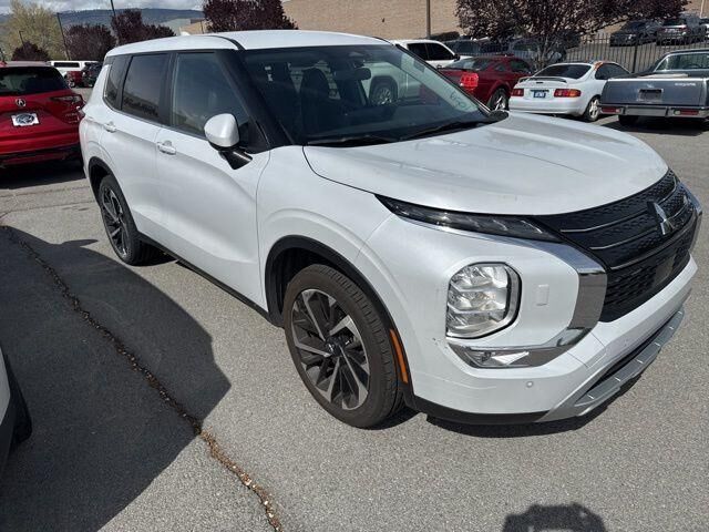 2024 MITSUBISHI Outlander