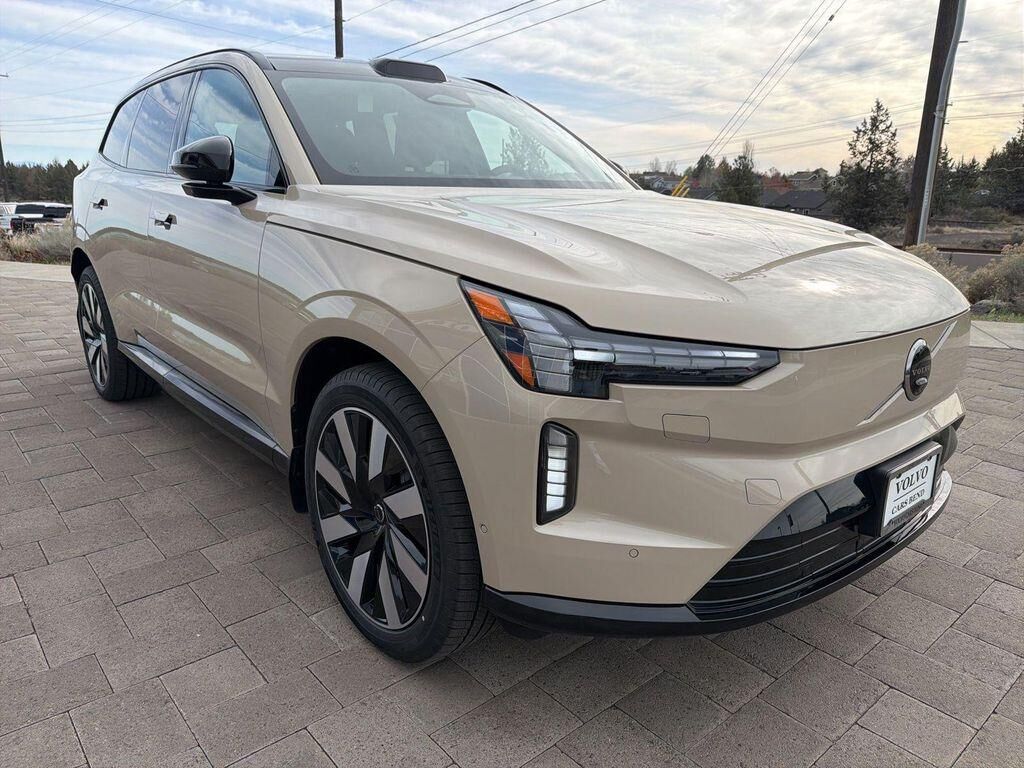 2025 VOLVO EX90