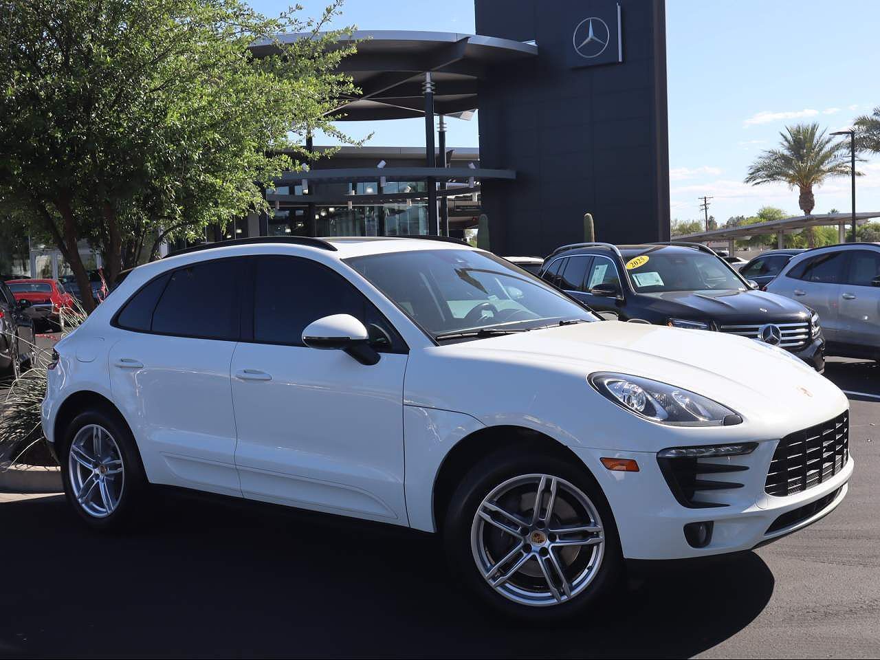 2018 PORSCHE Macan