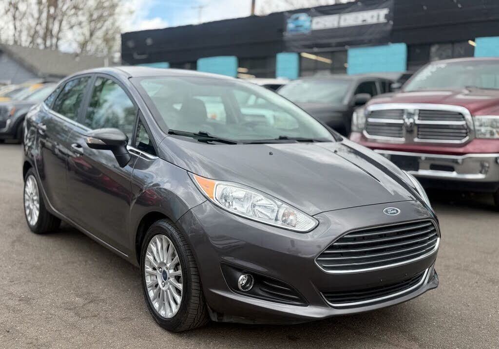 2015 FORD Fiesta