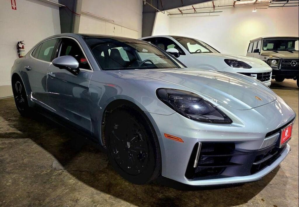 2025 PORSCHE Panamera