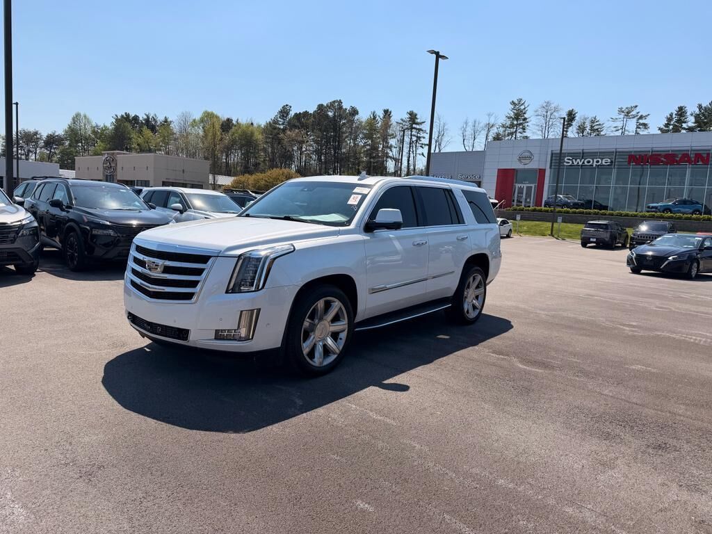 2017 CADILLAC Escalade