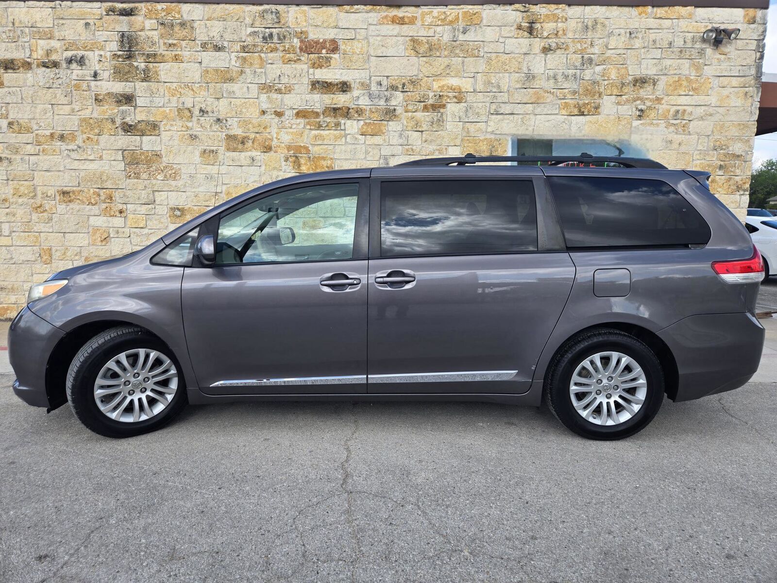 2012 TOYOTA Sienna