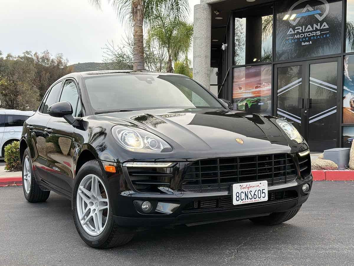 2018 PORSCHE Macan