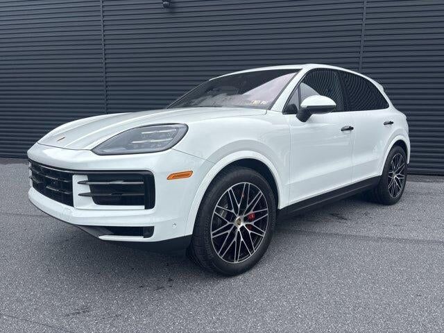 2024 PORSCHE Cayenne