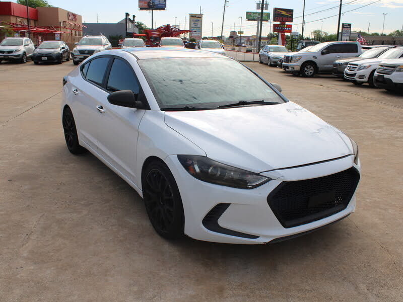 2018 HYUNDAI Elantra