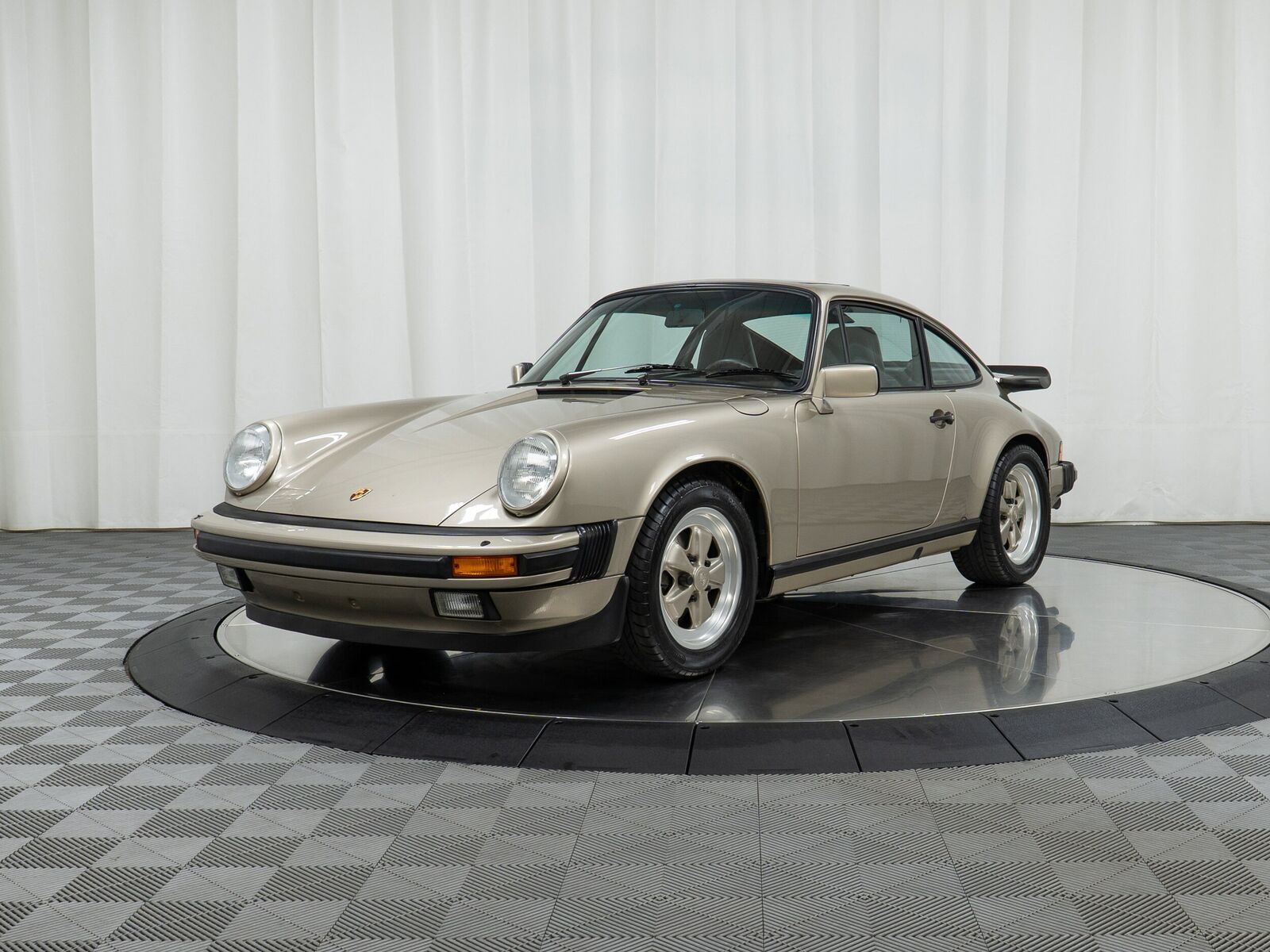 1986 PORSCHE 911