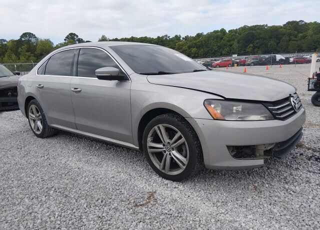 2014 VOLKSWAGEN Passat