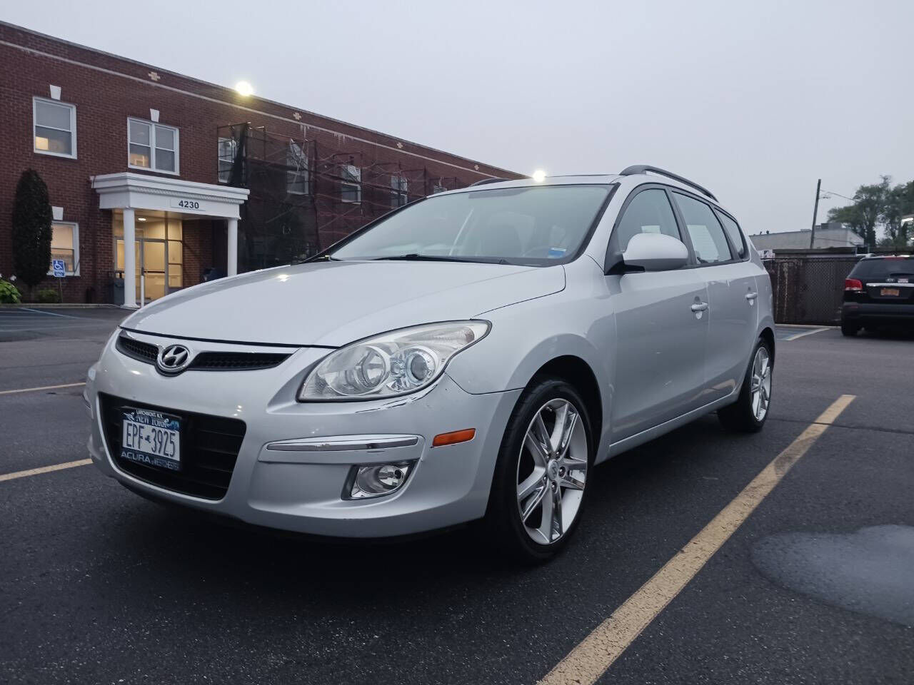2010 HYUNDAI Elantra Touring