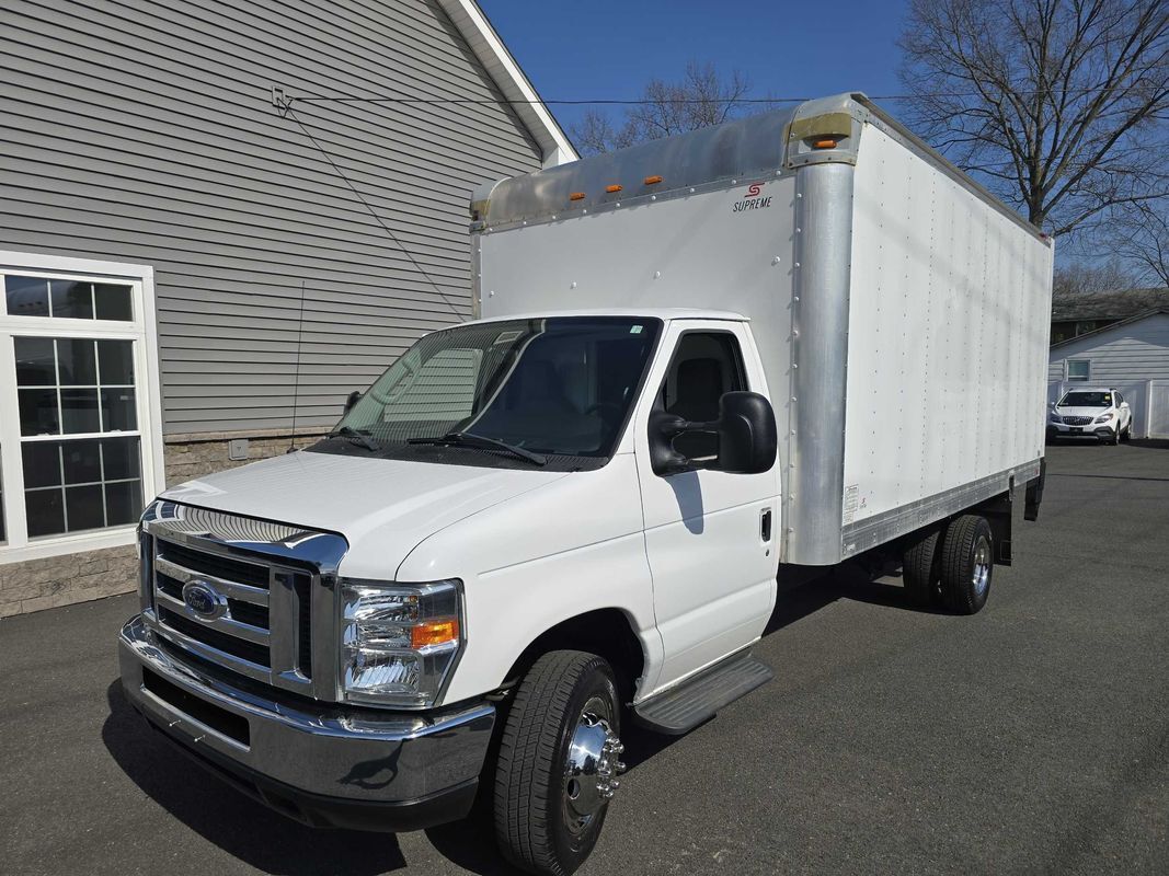 2016 FORD E-350