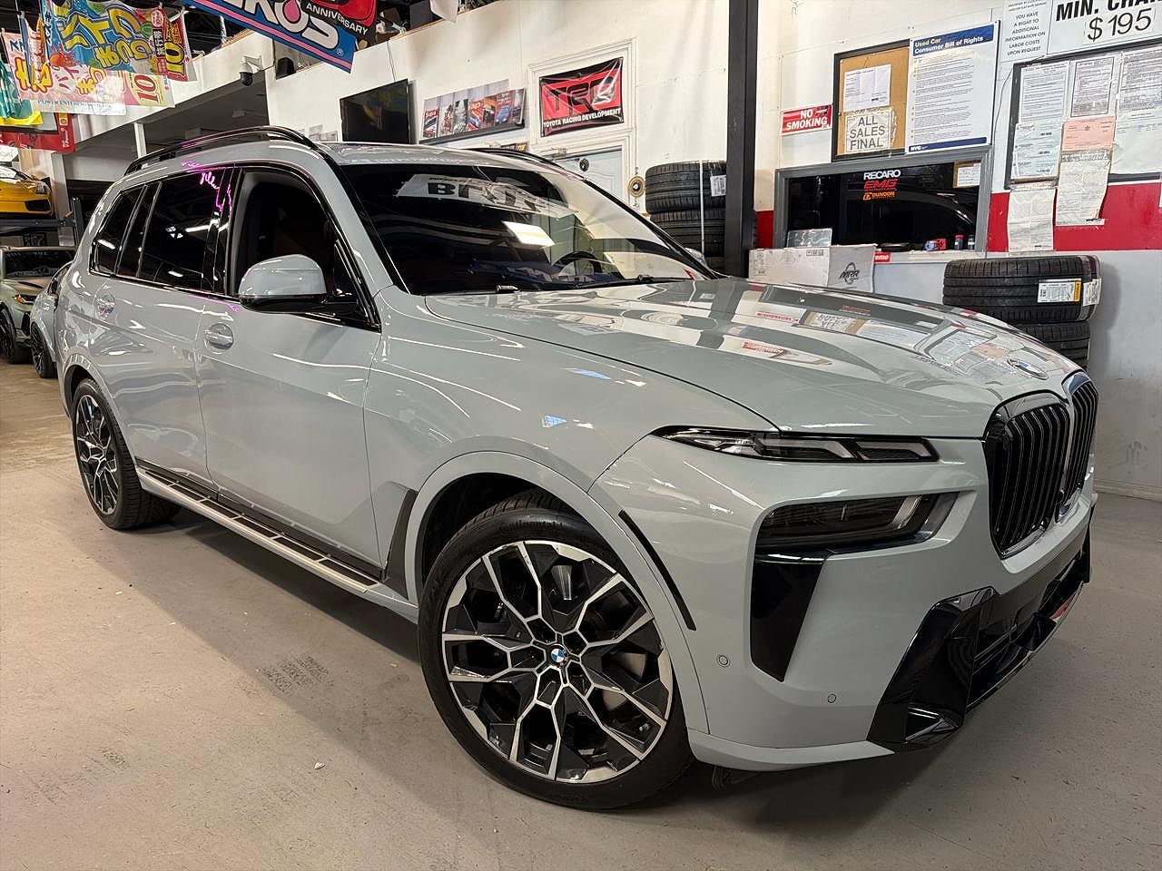 2023 BMW X7