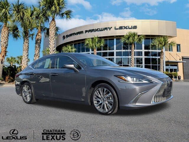 2019 LEXUS ES