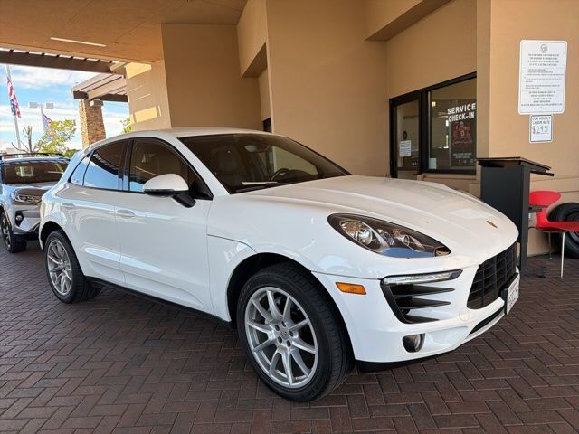 2018 PORSCHE Macan