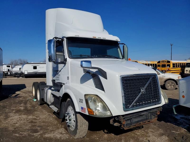 2014 VOLVO TRUCK VNL
