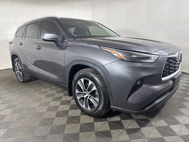2022 TOYOTA Highlander