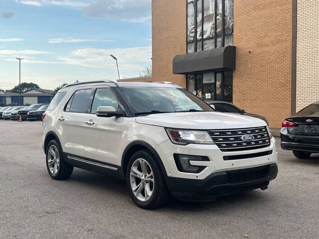 2017 FORD Explorer