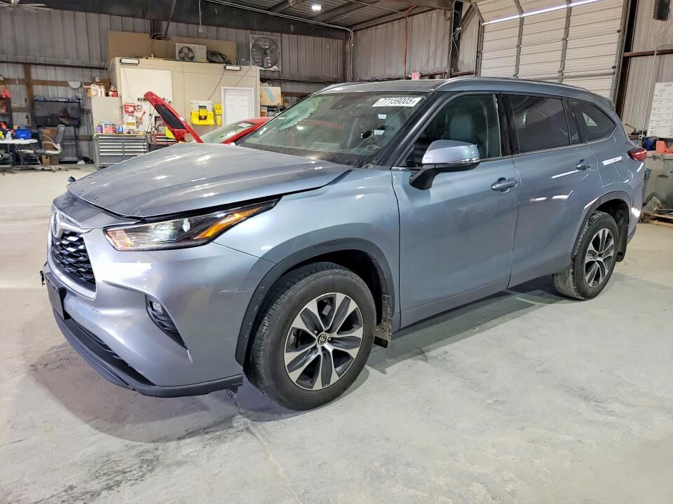 2021 TOYOTA Highlander