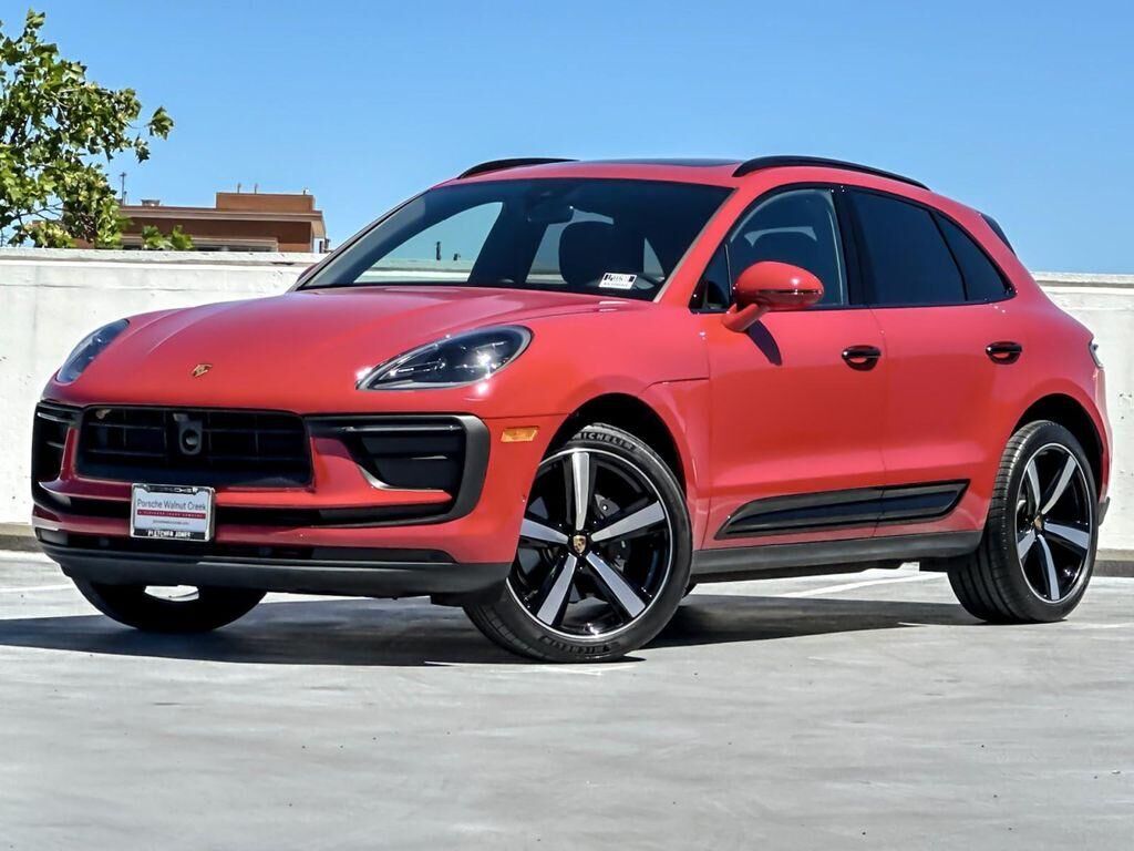 2025 PORSCHE Macan