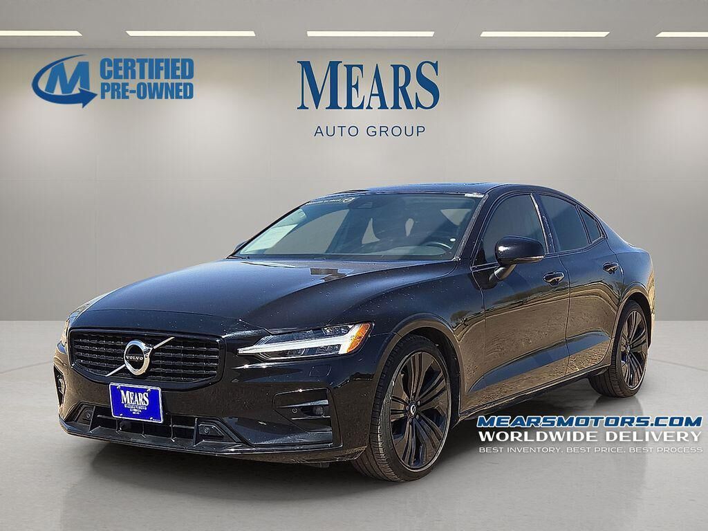 2022 VOLVO S60