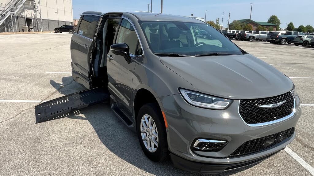 2024 CHRYSLER Pacifica