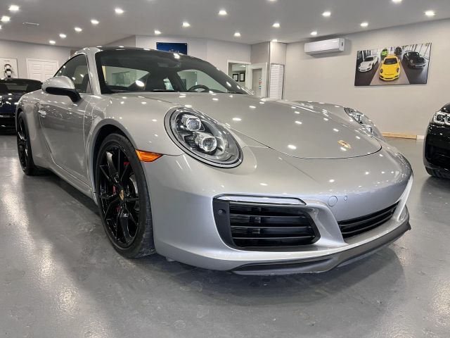 2018 PORSCHE 911