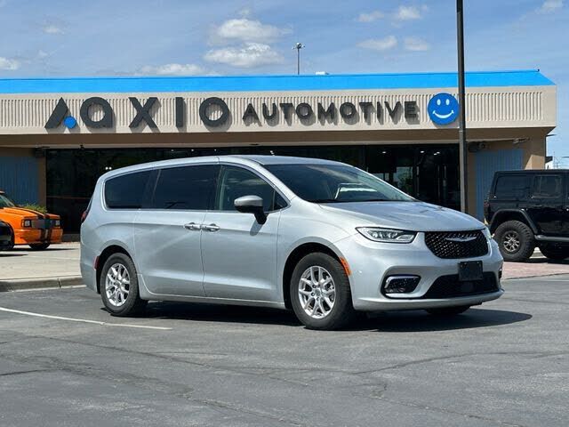 2023 CHRYSLER Pacifica