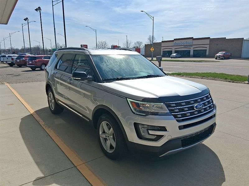 2017 FORD Explorer