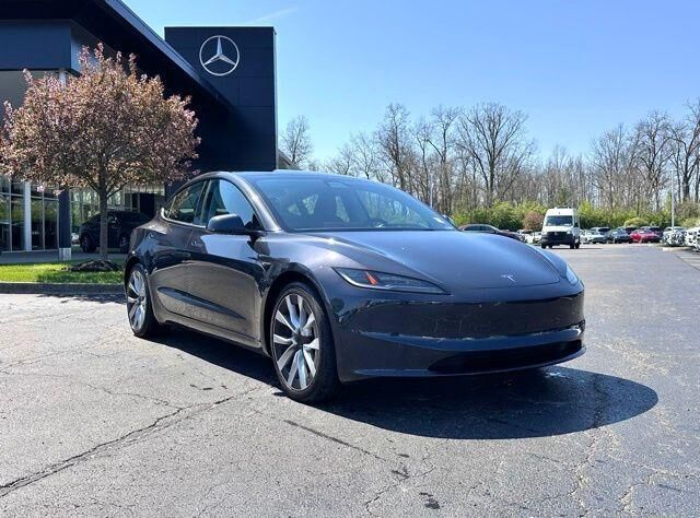 2024 TESLA Model 3