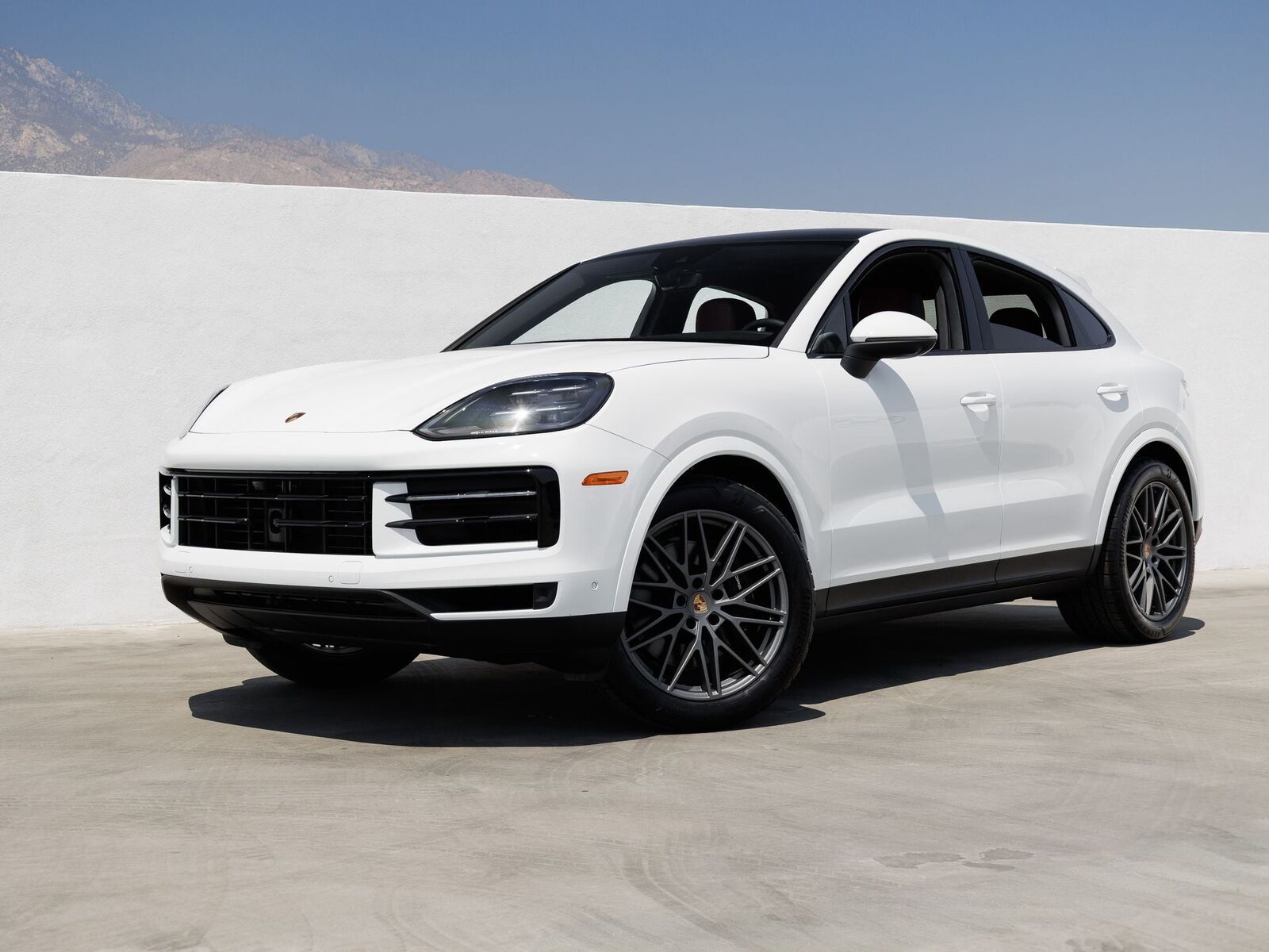 2025 PORSCHE Cayenne
