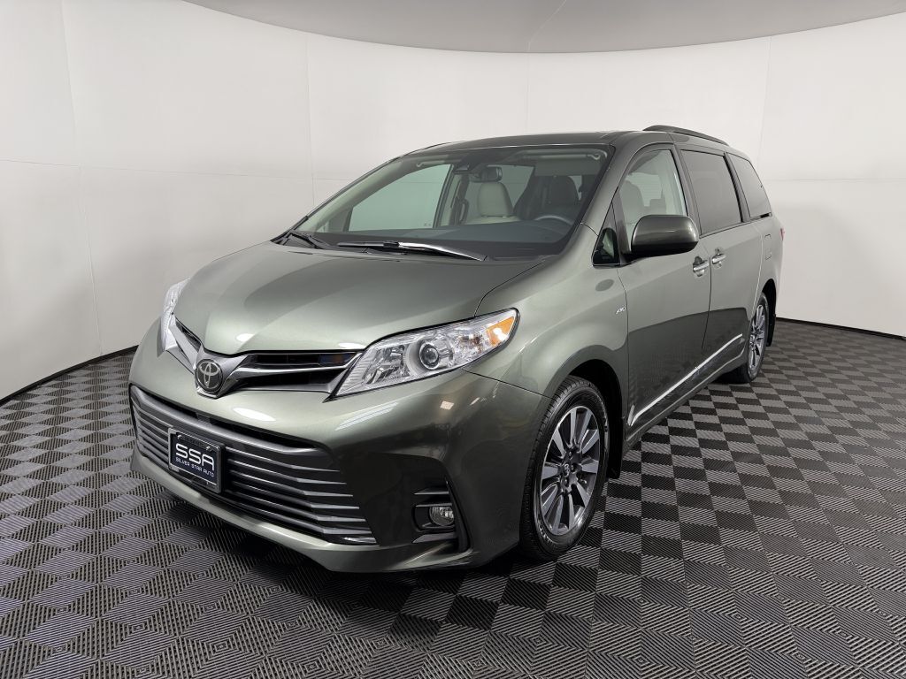 2018 TOYOTA Sienna