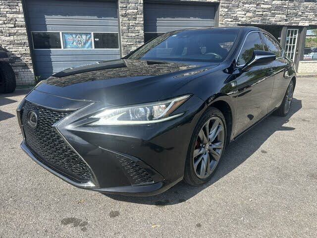 2019 LEXUS ES