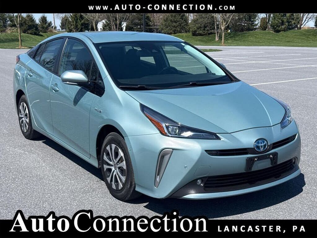 2019 TOYOTA PRIUS