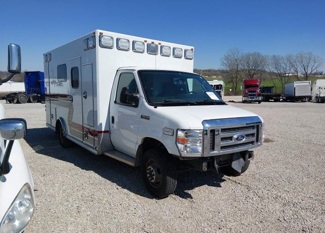 2019 FORD E-450