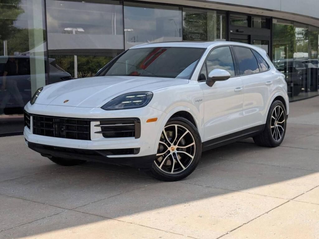 2025 PORSCHE Cayenne