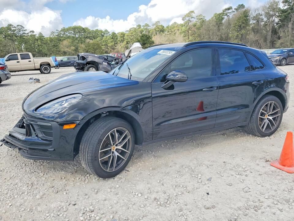 2025 PORSCHE Macan