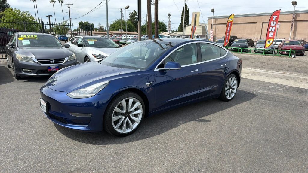2018 TESLA Model 3