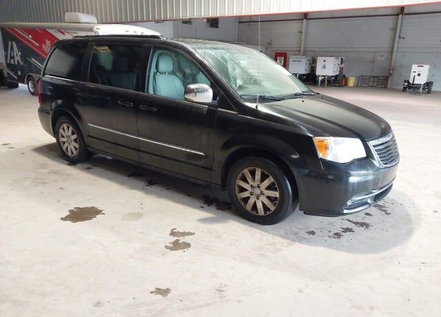 2011 CHRYSLER Town and Country