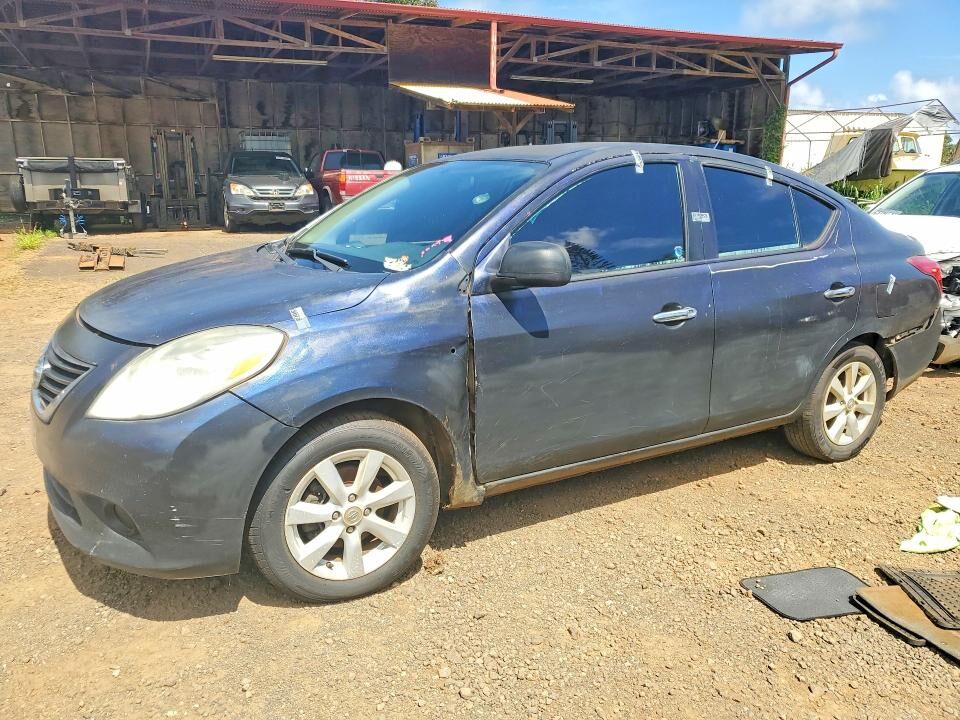 2012 NISSAN Versa
