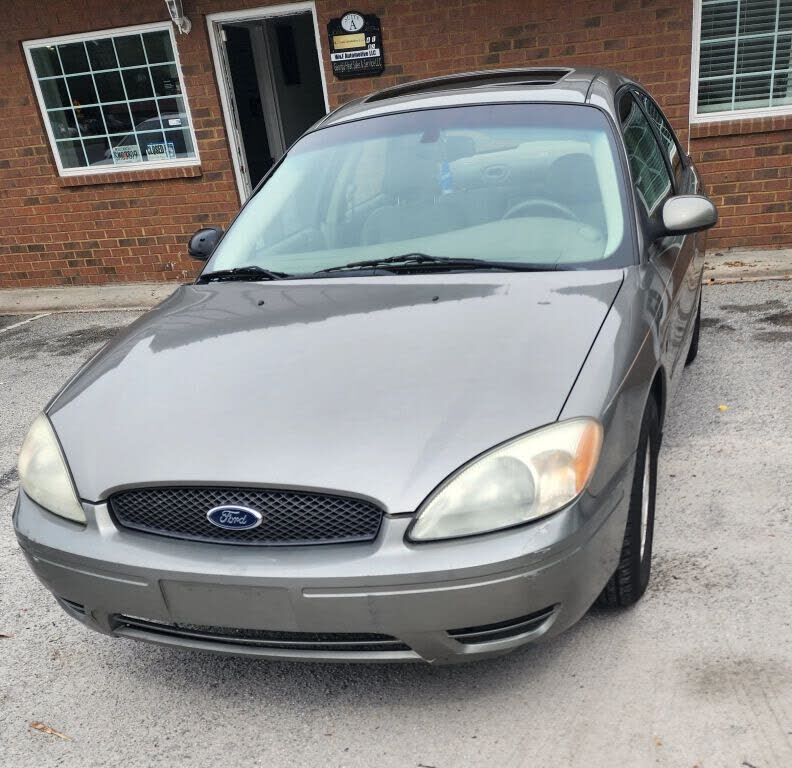 2004 FORD Taurus
