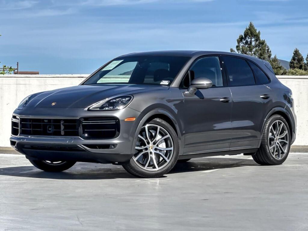 2023 PORSCHE Cayenne