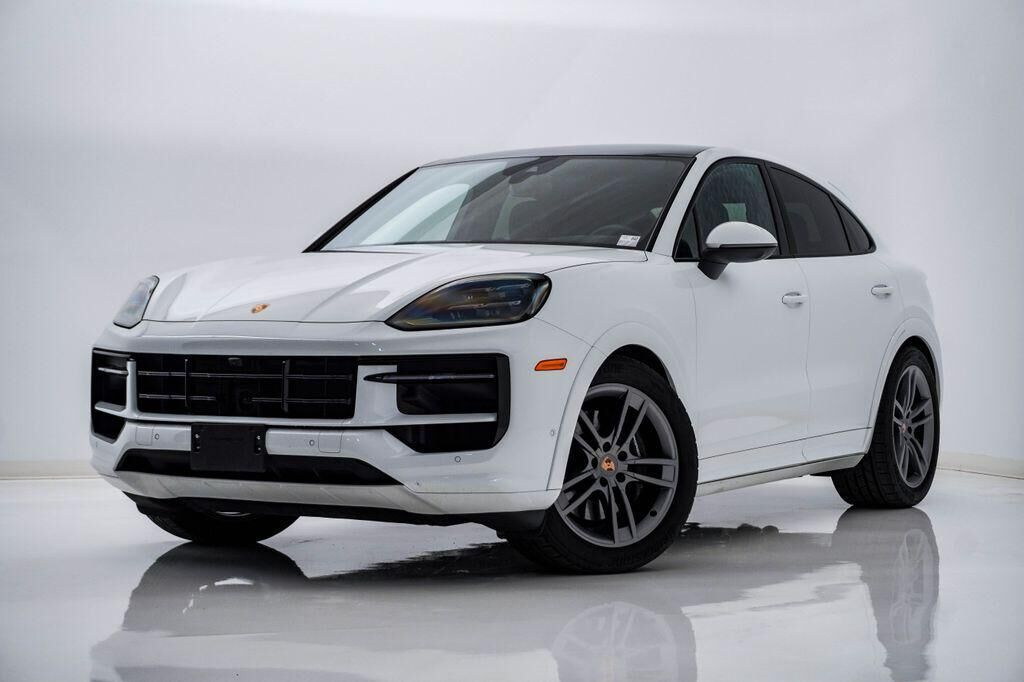 2025 PORSCHE Cayenne