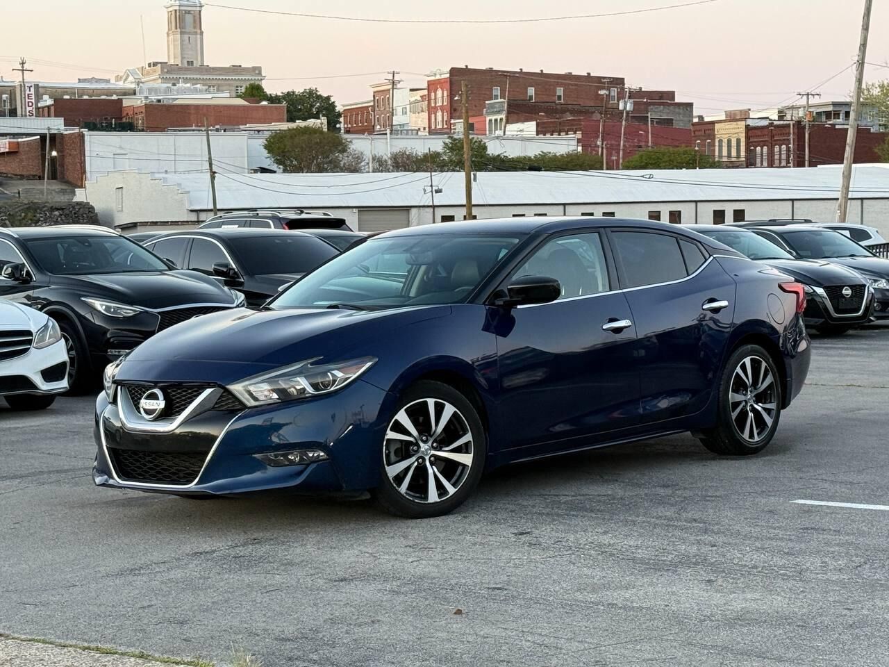 2017 NISSAN Maxima
